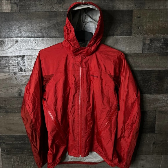 SOLD Patagonia Womens Rain Jacket Medium - Picture 1 of 4